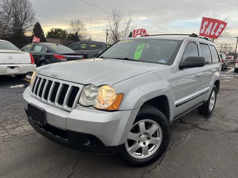Used 2009 Jeep Grand Cherokee Laredo image 2