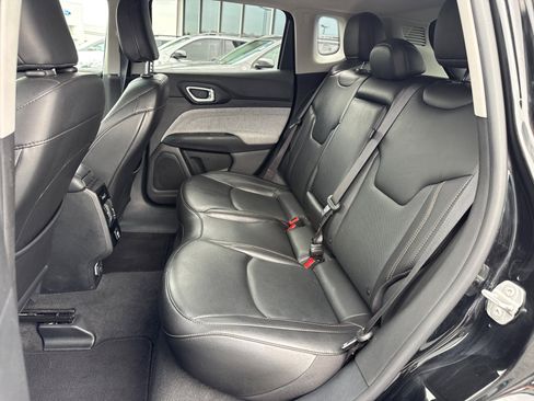 Used 2022 Jeep Compass Latitude image 6