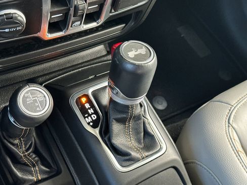Used 2022 Jeep Wrangler Unlimited Sahara AWD/4WD image 24