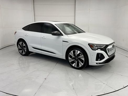 Certified 2024 Audi Q8 e-tron Prestige w/ Prestige Package AWD/4WD image 3