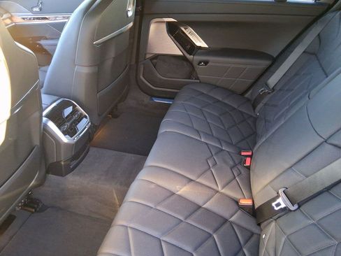 New 2026 BMW i7 xDrive60 w/ Premium Package image 29