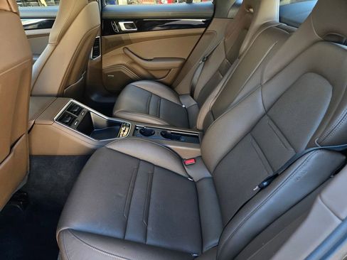Used 2018 Porsche Panamera 4 image 15