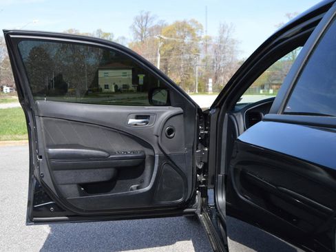 Used 2019 Dodge Charger SXT w/ Blacktop Package RWD image 12