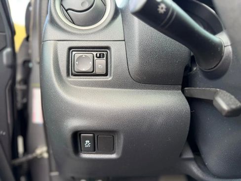 Used 2018 Nissan Versa SV FWD image 19