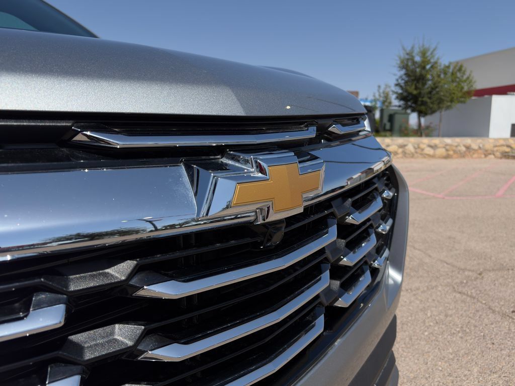 Used 2026 Chevrolet Equinox LT AWD/4WD image 10