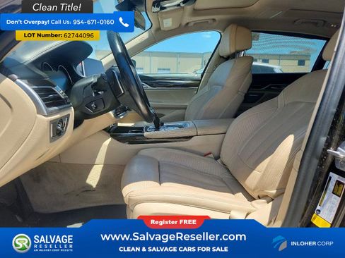 Used 2019 BMW 740i w/ Executive Package RWD image 9