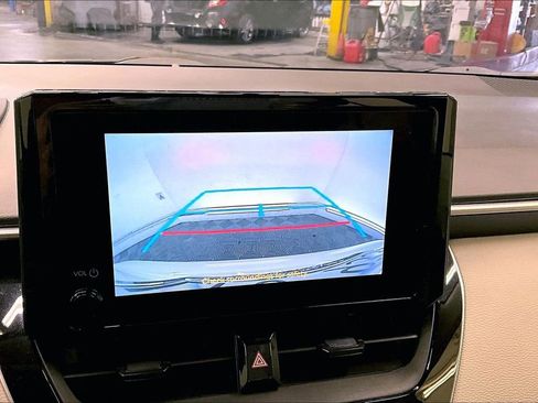 Used 2025 Toyota Corolla LE FWD image 20