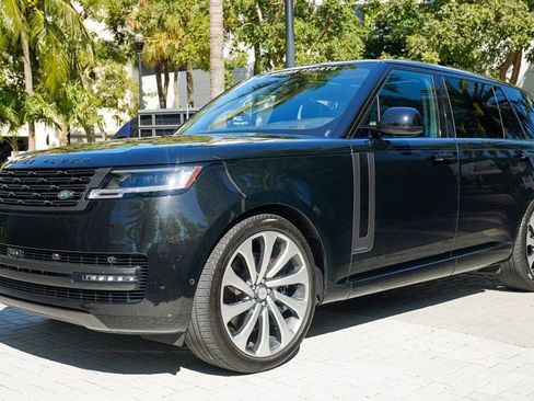 Used 2023 Land Rover Range Rover Long Wheelbase Autobiography image 8