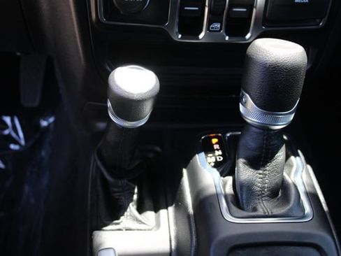 Used 2022 Jeep Wrangler Unlimited Sport AWD/4WD image 15