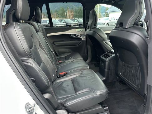 Used 2022 Volvo XC90 T8 R-Design w/ Advanced Package image 13