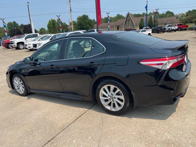 Used 2024 Toyota Camry SE FWD image 4