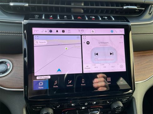 Used 2025 Jeep Grand Cherokee Summit image 12