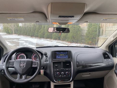 Used 2014 Dodge Grand Caravan SXT image 16