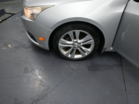 Used 2013 Chevrolet Cruze LTZ FWD image 13