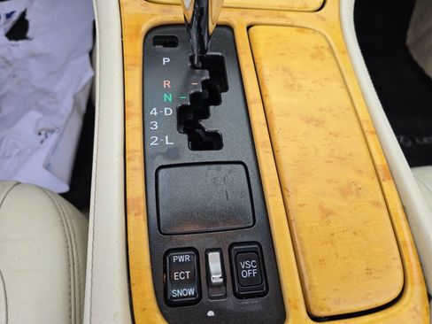 Used 2002 Lexus SC 430 Convertible image 32