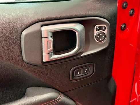 Used 2019 Jeep Wrangler Unlimited Rubicon w/ Uconnect 4C Nav & Sound Group AWD/4WD image 16