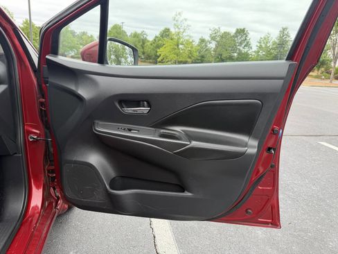 Used 2020 Nissan Versa SV FWD image 17