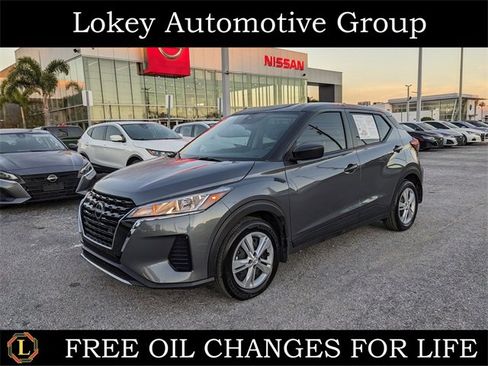 Certified 2025 Nissan Kicks Play S image 1