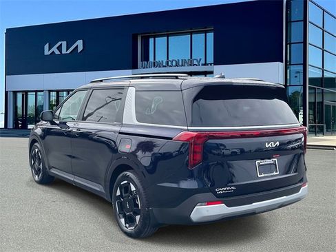 New 2026 Kia Carnival EX image 4