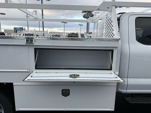 New 2025 Ford F550 4x4 SuperCab Super Duty image 7