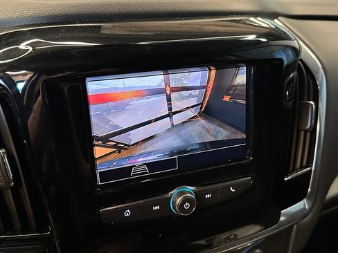 Used 2020 Chevrolet Traverse LS AWD/4WD image 14