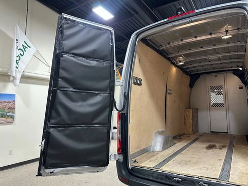 Used 2019 Mercedes-Benz Sprinter 4x4 170 image 21