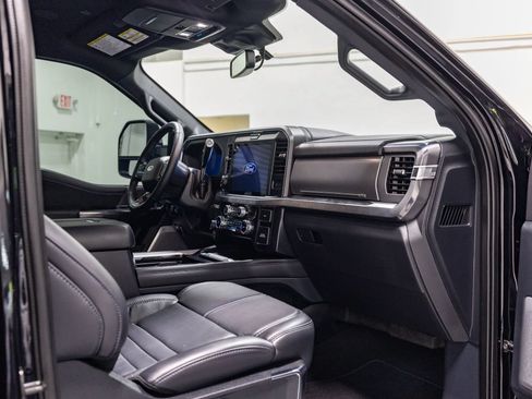 Used 2025 Ford F250 Platinum AWD/4WD image 38