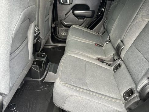 Certified 2024 Jeep Gladiator Sport image 22