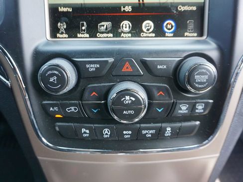 Used 2017 Jeep Grand Cherokee Overland image 12