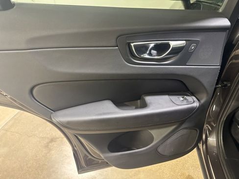 Used 2023 Volvo XC60 B5 Plus w/ Climate Package AWD/4WD image 12