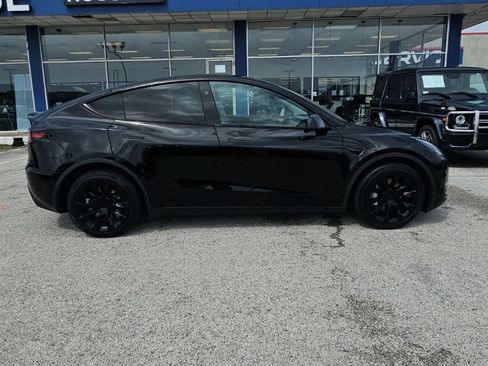 Used 2023 Tesla Model Y Long Range AWD/4WD image 8