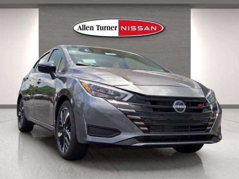 New 2025 Nissan Versa SR w/ Trunk Package image 2