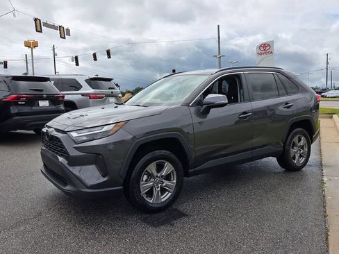 Used 2024 Toyota RAV4 XLE FWD image 3