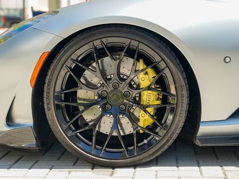 Used 2018 Ferrari 812 Superfast RWD image 13