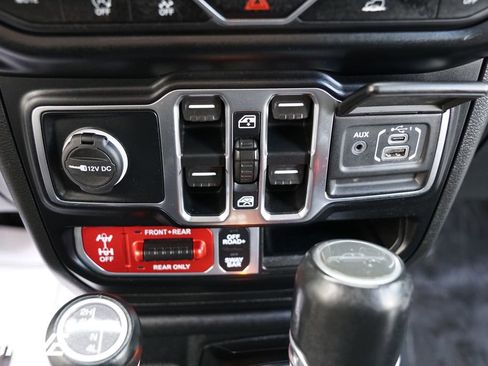 Used 2022 Jeep Gladiator Rubicon w/ Trailer Tow Package image 29