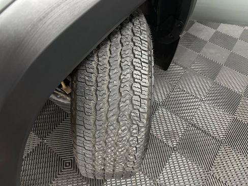 Used 2023 Toyota Tacoma TRD Off-Road image 39