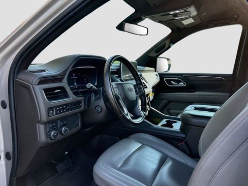 Used 2022 Chevrolet Tahoe Z71 w/ Luxury Package AWD/4WD image 29