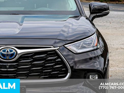 Used 2021 Toyota Highlander Platinum image 16