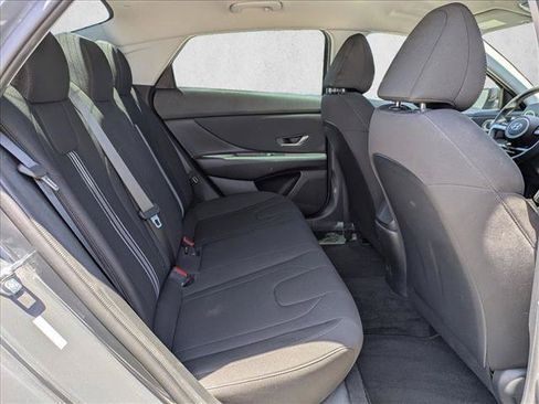 Used 2023 Hyundai Elantra SEL w/ Convenience Package FWD image 19
