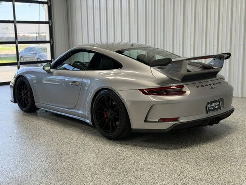 Used 2018 Porsche 911 GT3 RWD image 2