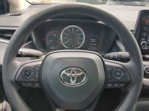 Used 2022 Toyota Corolla LE w/ LE Convenience Package FWD image 28