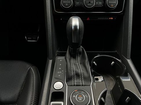 Used 2022 Volkswagen Atlas Cross Sport SEL R-Line image 26