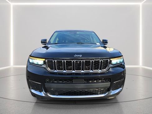 Used 2021 Jeep Grand Cherokee L Limited w/ Luxury Tech Group II image 8