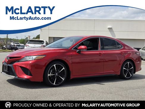 Used 2019 Toyota Camry XSE FWD image 1