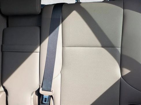 Used 2023 Lexus GX 460 Premium image 14