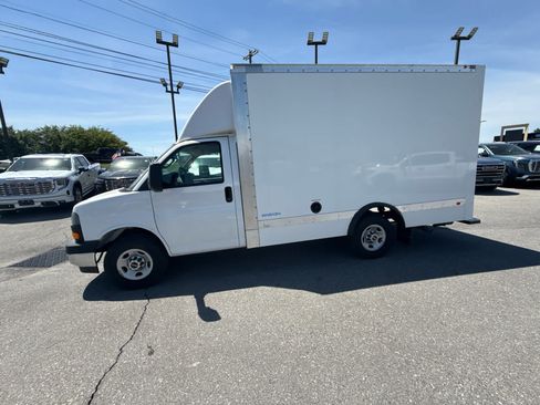 New 2025 GMC Savana 3500 w/ Power Convenience Package RWD image 6