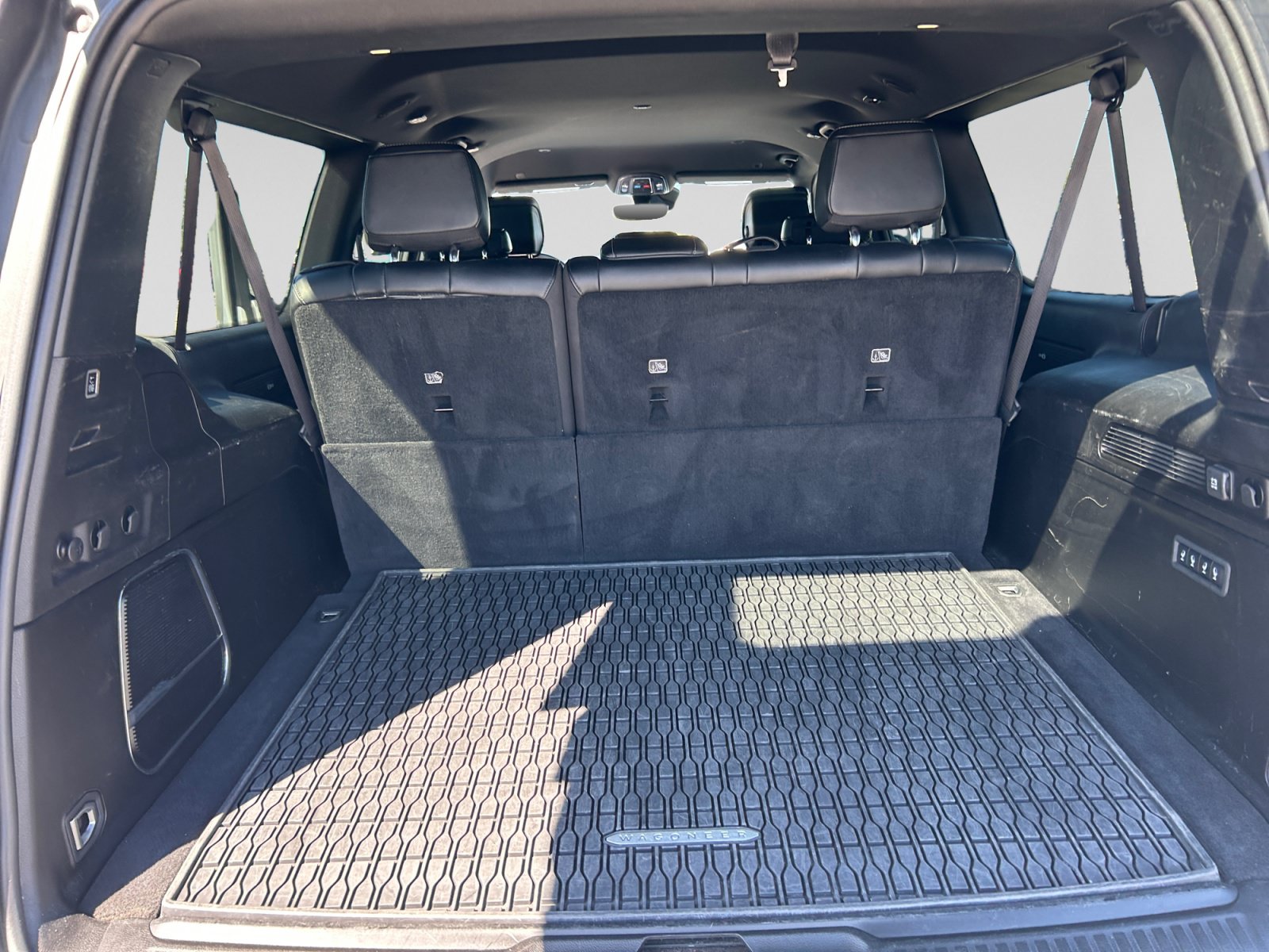 Used 2024 Jeep Wagoneer L Series II w/ Flexible Seating Group RWD image 23