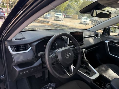 Used 2024 Toyota RAV4 XLE image 28