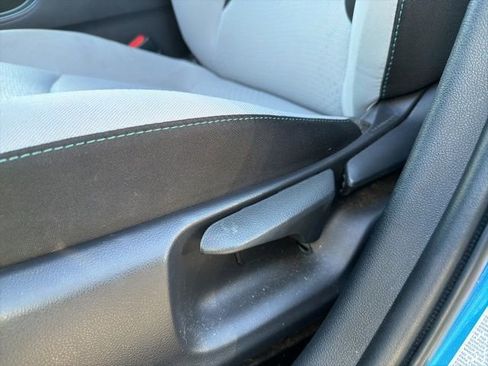 Used 2020 Toyota Prius LE image 9