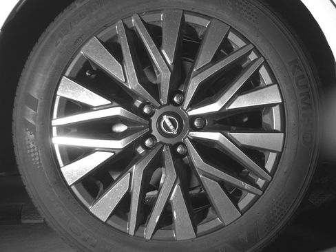 Used 2025 Nissan Altima 2.5 SV FWD image 15